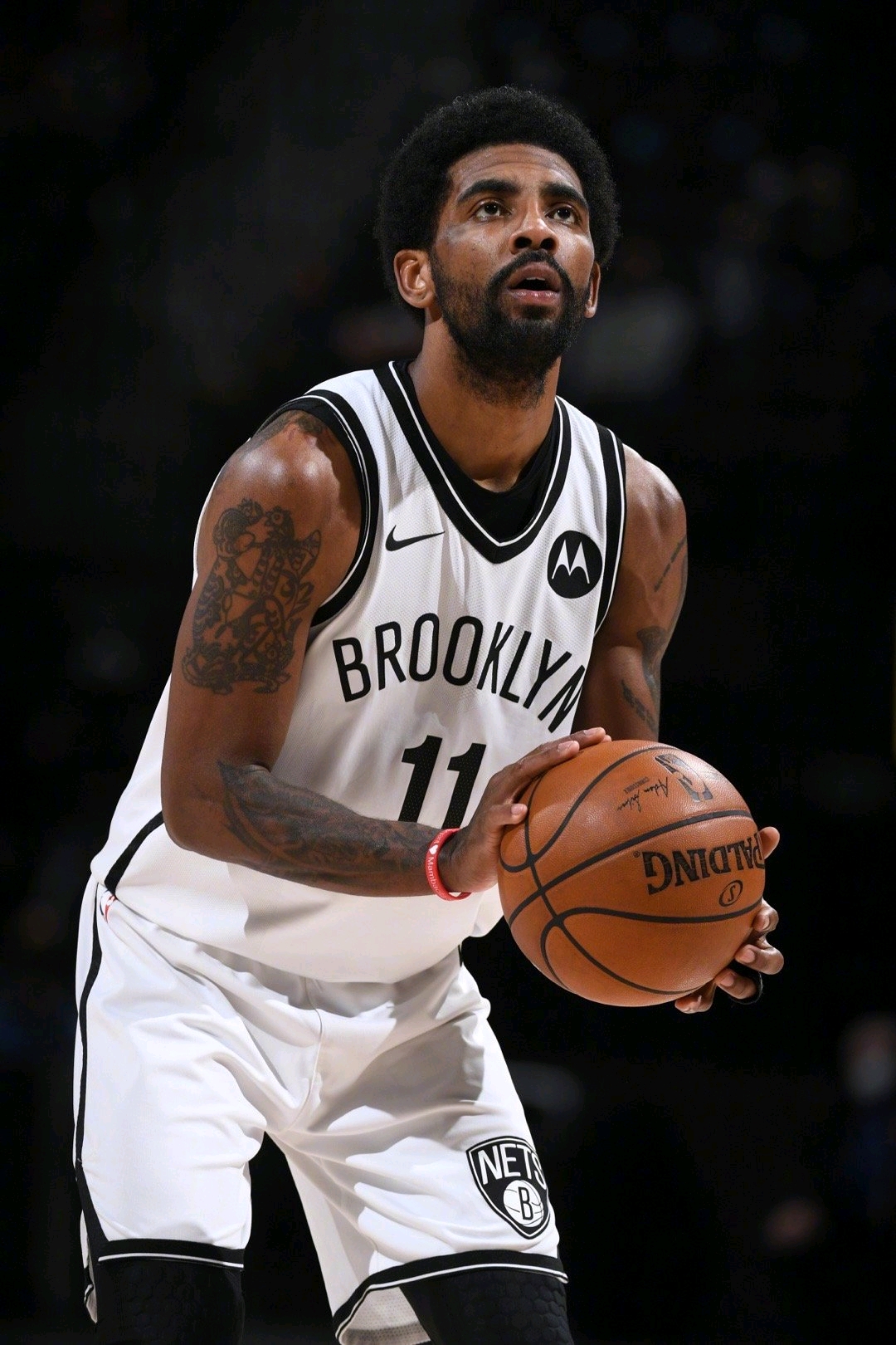 亚足联官网：上海海港卫冕中超冠军，却在亚洲赛场举步维艰（亚足联官网：上海海港再夺中超桂冠，亚洲赛场步履维艰）