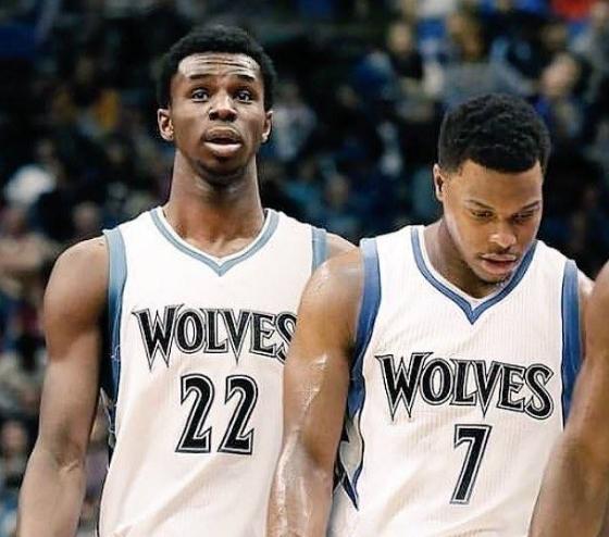 上海大鲨鱼怀特塞德崴脚缺席今晚对阵江苏肯帝亚比赛（上海大鲨鱼外援怀特塞德因脚踝扭伤缺席今晚对江苏肯帝亚之战）