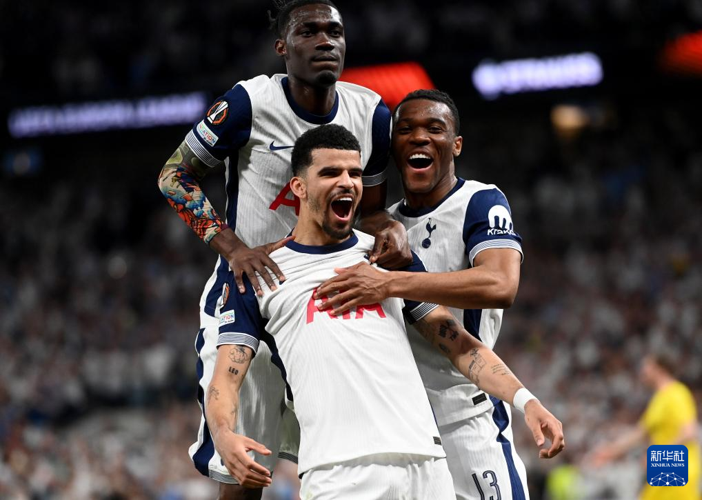 官方：角田凉太朗回归横滨水手；据悉转会费120万镑（官方宣布：角田凉太朗重返横滨水手，转会费据称为120万英镑）