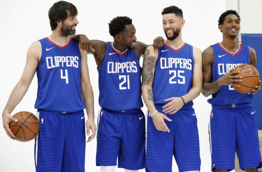 小法：阿隆索的难题是管理更衣室，每个人都认为自己应该首发（法布雷加斯：阿隆索最大挑战在更衣室管理——人人都觉得自己该首发）