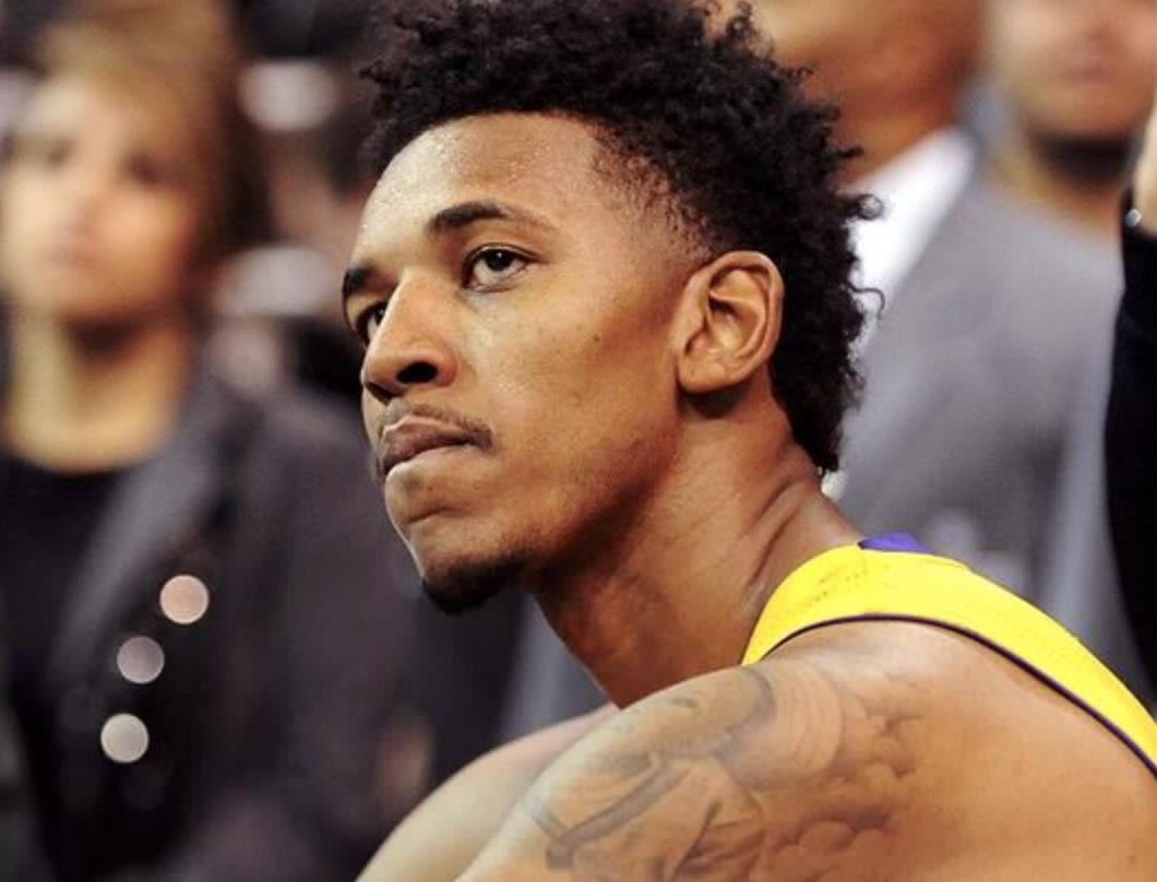 亚洲强队主力集体伤退，备战形势骤紧（亚洲劲旅主力接连伤退，备战形势告急）