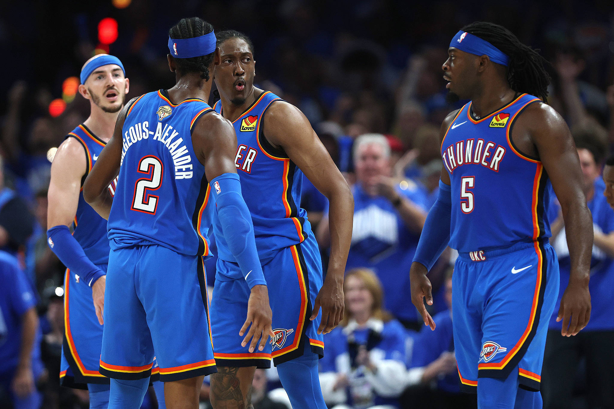 爱德华兹：喷垃圾话能让我进入状态 但你不能一边喷一边却20中5（爱德华兹：垃圾话能让我找状态，但别一边嘴硬一边20投仅5中）