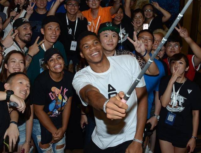 德天空：法比安-舍尔在纽卡位置被佳夫取代，冬窗或重返德甲（德天空：舍尔在纽卡已被佳夫顶替，今冬或将回归德甲）