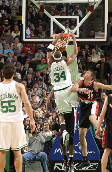 F1阿布扎比大奖赛｜周末酒店价格飙升1600%，停车位置紧张（F1阿布扎比站周末酒店价格飙涨1600%，停车位告急）