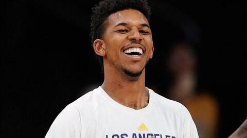 热刺短传渗透锋利如刃（热刺短传渗透刀锋般犀利）