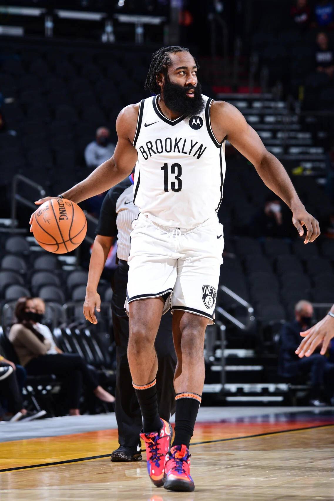 山东泰山面临大规模阵容调整，两位外援或被清洗，一名球员恐成沉重包袱（山东泰山酝酿大规模人员调整，两外援或离队，一将恐成球队重负）