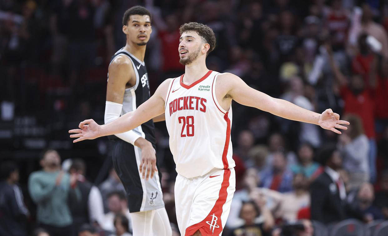 篮球CBA球队更换外援，期待改善进攻（CBA球队调整外援 力求提升进攻）