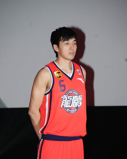 尤文战乌迪内斯大名单：伊尔迪兹领衔，弗拉霍维奇、佩林缺阵（尤文出战乌迪内斯名单：伊尔迪兹领衔，弗拉霍维奇、佩林无缘）