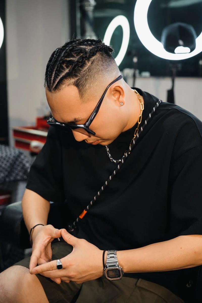 库明加：不关心交易流言 只想上场去竞争去帮助球队（库明加：无视交易传闻，只想上场拼搏并为球队做贡献）