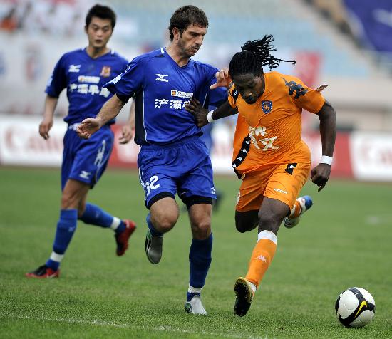 NBA湖人主场大胜快船（NBA湖人主场狂胜快船）