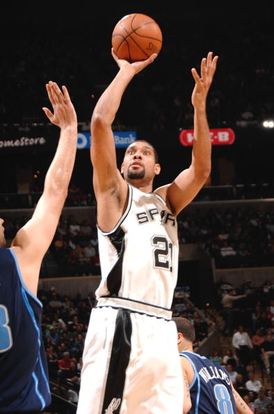 射手豪泽的挑战：连续三分不中（豪泽三分失准：连续投失考验状态）