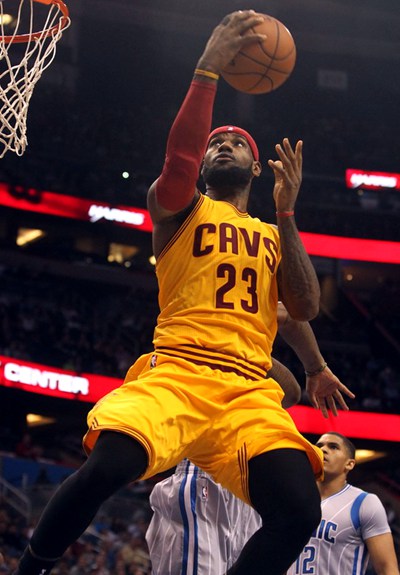 火爆德比，费内巴切vs加拉塔萨雷赛前双方球员就开始发生冲突（德比火药味十足：费内巴切与加拉塔萨雷赛前球员爆发冲突）