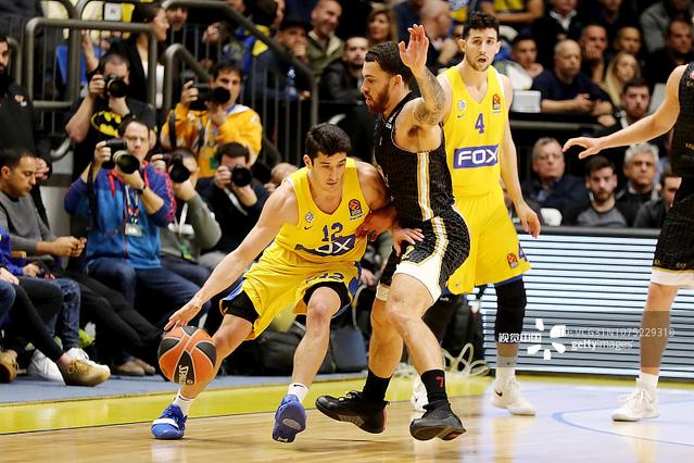 足球中如何快速阅读比赛？（如何在足球比赛中迅速读懂局势？）