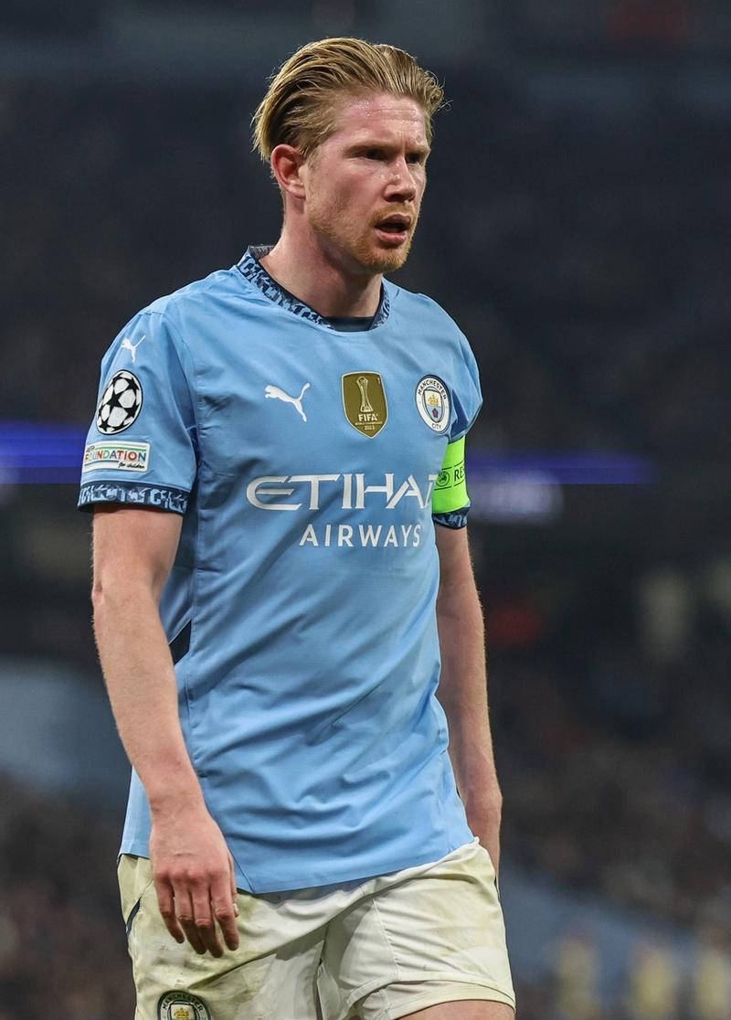 判决书：原天津泰达球员白某峰因受贿判有期徒刑一年，缓刑一年（法院判决：前天津泰达球员白某峰因受贿获刑一年，缓刑一年）