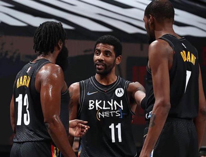 弗兰克：如果范德芬还能做到这样，他就可以直接从我身边走过（弗兰克：若范德芬还能保持这种水准，他大可以从我身边径直走过）