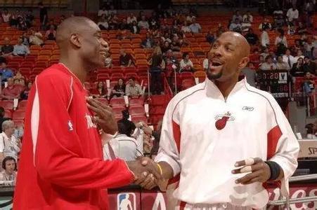 开拓者媒体人谈杨瀚森语言障碍影响战术理解（开拓者记者：杨瀚森语言障碍影响其战术理解）