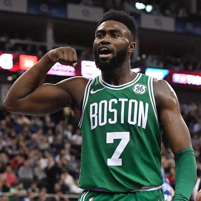 申花vs三箭首发：路易斯、马纳法先发阿苏埃替补，广岛单外援（申花战广岛三箭首发出炉：路易斯、马纳法先发，阿苏埃替补，广岛仅一外援）