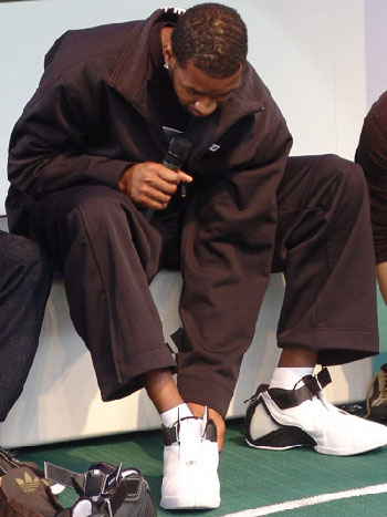 约纳坦-塔：德国队有实力赢世界杯；卡尔能为德国队做出贡献（约纳坦-塔：德国具备夺冠实力，卡尔有望为国家队贡献力量）