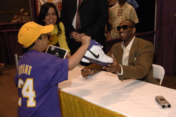 国安队备战亚冠：两天假期后的全力以赴（国安备战亚冠：两日休整后全情投入）